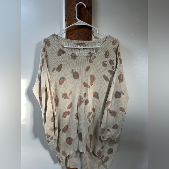 Aritzia Wilfred Balzac Sweater Beige Leopard Animal Print - Picture 2 of 4